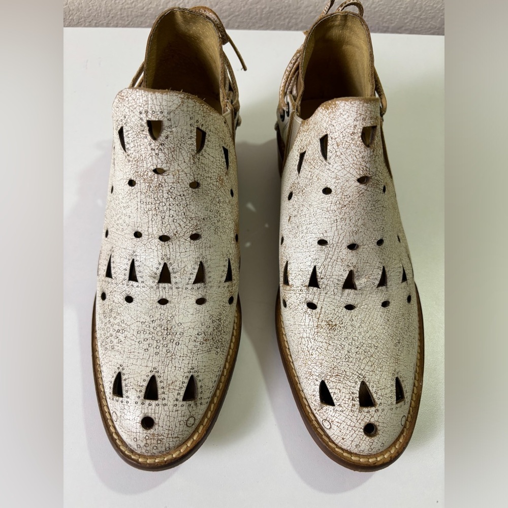 Musse & Cloud White Cutout Leather Ankle Booties with Brown Heel - Picture 5 of 11
